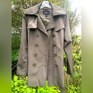 - HP 🌟London fog olive green size small! Great jacket